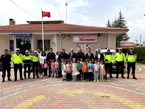 İLÇEMİZDE TRAFİK HAFTASI KAPSAMINDA ÇOCUKLARA EĞİTİM VERİLDİ 