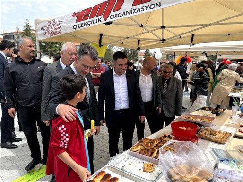 KAYMAKAMIMIZ SAYIN CANPOLAT 60. YIL  ORTAOKULU KERMESİNE KATILDI