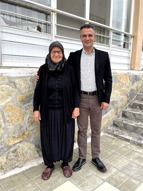 KAYMAKAMIMIZ SAYIN CANPOLAT’TAN ŞEHİT ANNEMİZE ZİYARET